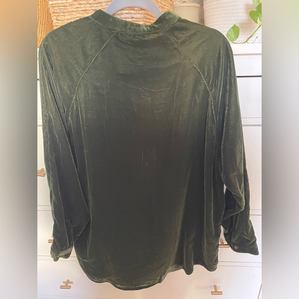 Women's Natural Life Green Velvet Tunic Top Shacket Pockets Size S Boho Chic - Picture 3 of 11